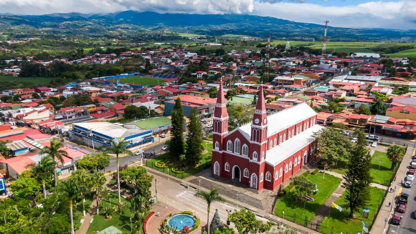 Historic church in Sarchí, Costa Rica showcasing traditional architecture